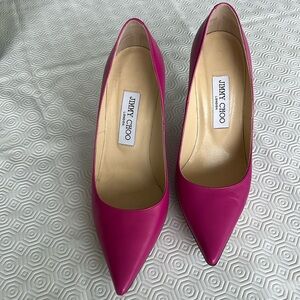 Pink leather pump